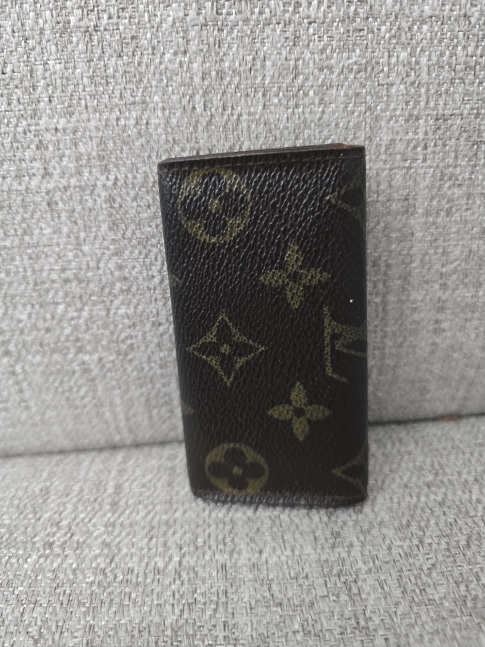 Authentic Louis Vuitton Monogram 4 Key Holder / Case - Excellent Exterior! - Picture 2 of 6